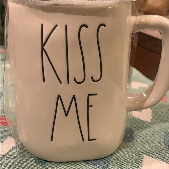Rae Dunn Kiss Me Mug with leprechaun leg topper - Picture 2 of 5